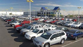 Ô tô nhập khẩu nhiều, thu ngân sách tăng hơn 20%