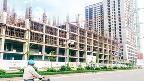 Thị trường bất động sản: Cung tắc, dễ đầu cơ kích giá