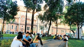 Thừa và thiếu công viên cây xanh!