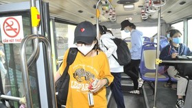 Xe buýt: Thẻ thanh toán tự động còn nhiều bất cập
