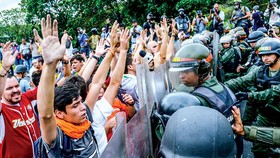 Venezuela - Đường đến khủng hoảng - Kỳ 3: Dẫn đầu chỉ số khốn khổ