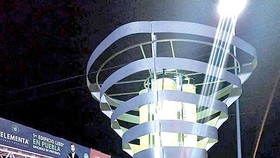 “Cây” robot