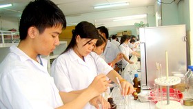 Bài 2: Đào tạo kiểu “đem con bỏ chợ”