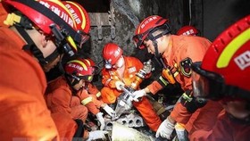 Động đất ở Trung Quốc, hơn 200 người thương vong
