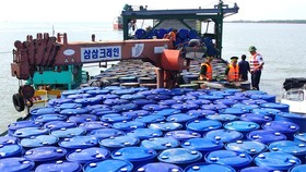 Bùng phát buôn lậu trên biển