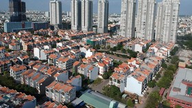 Dân cư tăng nhanh, nhà ở “hụt hơi”