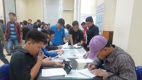 Ngồi nhà a lô, hồ sơ trả đến