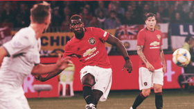Paul Pogba vẫn chơi đẳng cấp tring trận thắng Leeds Unted 4-0 ở Perth.
