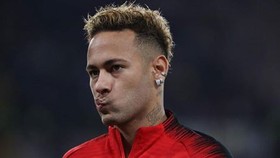 Fan PSG la ó đòi tống cổ Neymar