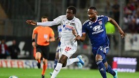 Lyon lại hòa