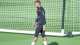 PSG mạo hiểm với Kylian Mbappe