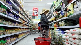 Khống chế chi phí lãi vay: Tăng thu ngân sách nhưng dài hạn sẽ ra sao?