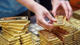 Giá vàng tăng sau khi Mỹ hoãn tăng thuế hàng hóa Trung Quốc
