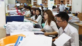 Gác chặt nguồn tăng thu để cải cách tiền lương