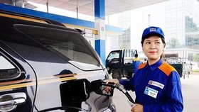 Giữ giá bán xăng dầu nhưng xả mạnh Quỹ Bình ổn giá xăng, dầu