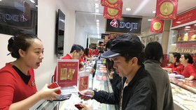Giá vàng trong nước đồng loạt đi lên ở phiên mở cửa đầu tuần