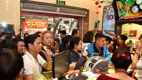 Hai thương hiệu vàng trong nước đi ngang