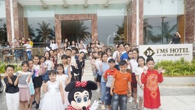Đông đảo thí sinh nhí có mặt tại TMS Hotel Da Nang Beach tham gia tuyển sinh.