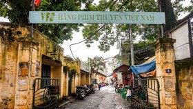 Hãng phim truyện Việt Nam là thí dụ điển hình trong việc săn đất vàng thông qua CPH DNNN.