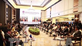 Cuộc gặp giữa Lãnh đạo Cấp cao ASEAN với Hội đồng tư vấn kinh doanh ASEAN (ASEAN-BAC) ngày 22-6-2019. Ảnh: TTXVN