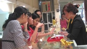 Giá vàng trong nước 'bốc hơi' 650.000 đồng mỗi lượng sau 1 ngày