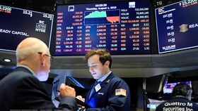 Giao dịch viên tại Sàn giao dịch chứng khoán New York, Mỹ, ngày 1/8/2019. (Nguồn: AFP/TTXVN)
