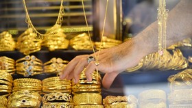 Giá vàng có thể 'công phá' mốc 2.000 USD/ounce