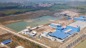Nhà máy Nước mặt Sông Đuống - dự án cung cấp nước sạch có quy mô lớn nhất miền Bắc tại Hà Nội, có vốn đầu tư của Đức (đã khánh thành giai đoạn I và đang triển khai giai đoạn II).