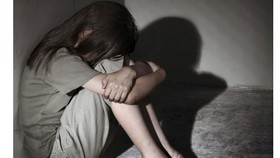 Nam thanh niên nhiều lần rủ bé gái "làm chuyện người lớn"