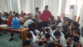 Hơn 200 "dân chơi" gồm nam, nữ dương tính với chất ma tuý.