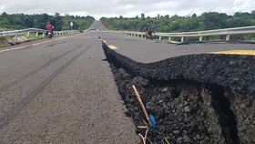 2 cá nhân bị tạm dừng phân công công tác khác để tập trung khắc phục sự cố tuyến tránh Chư Sê