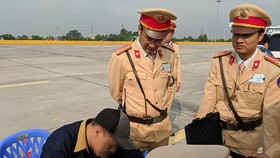 Tài xế xe bồn dương tính với ma túy, khai do uống "rượu 138"