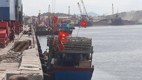 Tàu cá “phá” tàu hàng