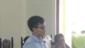 Giả nhân viên đại sứ quán, chiếm đoạt tiền tỷ, lãnh 7 năm tù