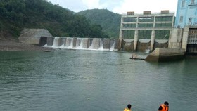 Khởi tố 2 nhân viên nhà máy thủy điện xả nước gây chết người