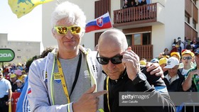 Oleg Tinkov (phải) rất thân thiết với Dave Brailsford, nhưng để tài trợ cho Sky thì: "Không!"