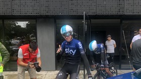 Chris Froome và đội đua Sky được tiếp đón nồng nhiệt ở Tour Colombia
