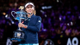 Naomi Osaka đang trở thành biểu tượng mới của làng quần vợt thế giới