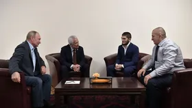 Tổng thống Putin triệu kiến cha con Khabib