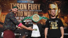 Tyson Fury diễn hài