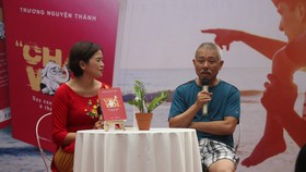 Giáo sư “quần đùi” ra mắt sách về dạy con thời đại số