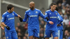 Anelka earns plaudits after firing Chelsea into fifth round