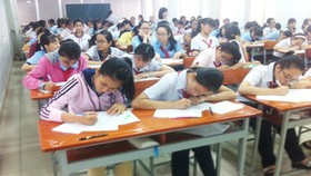 144 thí sinh được chọn thi cấp thành phố Cuộc thi Prudential- Văn hay chữ tốt