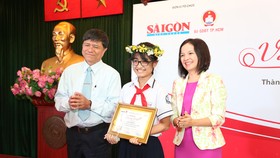 Trao giải cuộc thi Prudential- Văn hay chữ tốt tại TPHCM