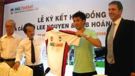 HAGL recruits striker