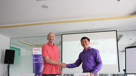 Songhan Incubator và Swiss EP tiến hành kí kết hợp tác