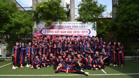 Học sinh Trường THPT Vĩnh Viễn trong ngày tốt nghiệp
