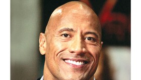 Dwayne Johnson giành lại vị trí quán quân về thu nhập