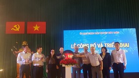 Kích hoạt hệ thống ứng dụng công nghệ thông tin trên địa bàn huyện Hóc Môn