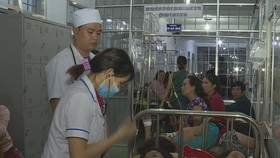 Nhiều người nhập viện nghi ngộ độc sau ăn cưới